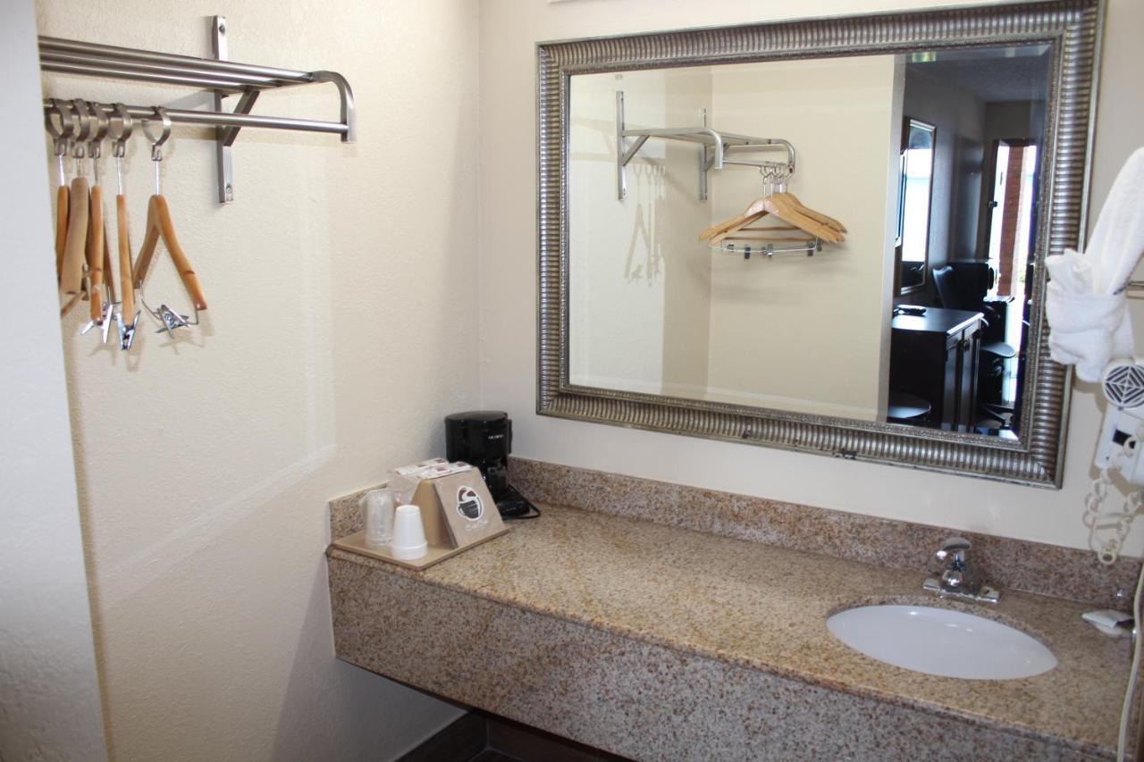 Economy Inn - Statesville Bagian luar foto